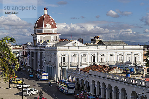 Die Rotunde des Antiguo Ayuntamiento  Sitz der Provinzregierung in Cienfuegos  UNESCO-Weltkulturerbe  Kuba  Westindien  Mittelamerika