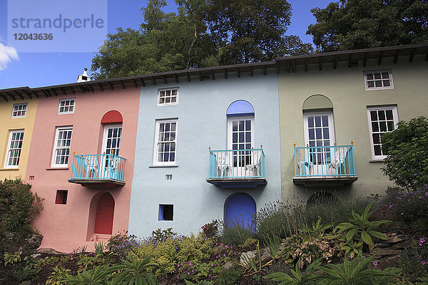 Farbenfrohe Architektur  Dorf Portmeirion  Gwynedd  Nordwales  Wales  Vereinigtes Königreich  Europa