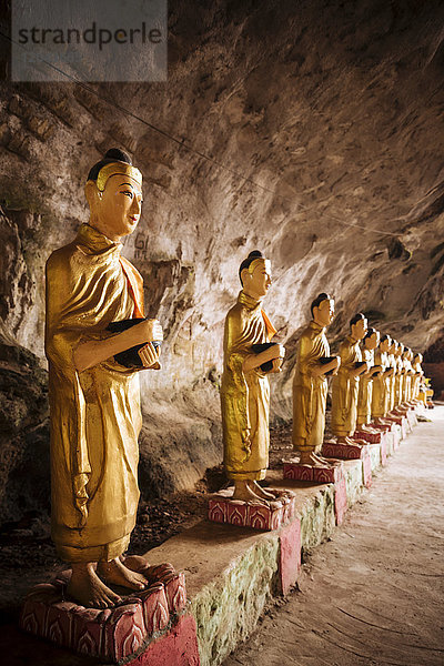 Buddha-Statuen in der Sa-dan-Höhle bei Hpa-an  Bundesstaat Kayin  Myanmar (Burma)  Asien