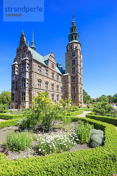 Gärten und Schloss Rosenborg im Stil der niederländischen Renaissance  Kopenhagen  Dänemark  Europa