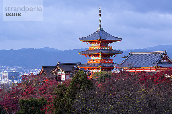 Kiyomizu-dera-Tempel  UNESCO-Weltkulturerbe  Kyoto  Honshu  Japan  Asien