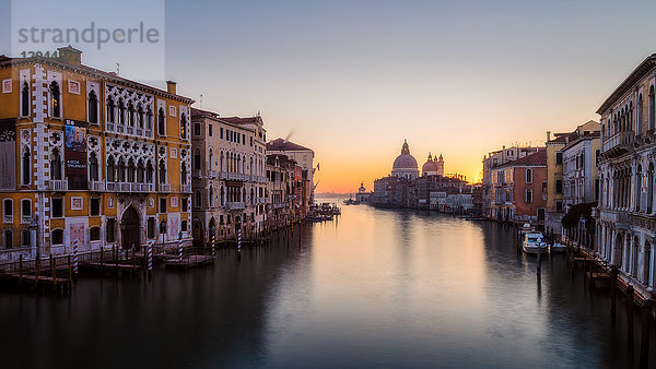 Sonnenaufgang am Canal Grande  Venedig  UNESCO-Weltkulturerbe  Venetien  Italien  Europa