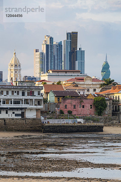 Historische und moderne Stadtsilhouette  Panama-Stadt  Panama  Mittelamerika