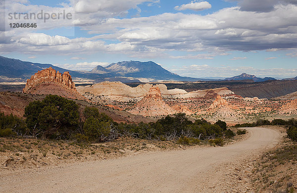 Landschaft mit der Burr Trail Road im Grand-Escalante National Monument  Utah  USA
