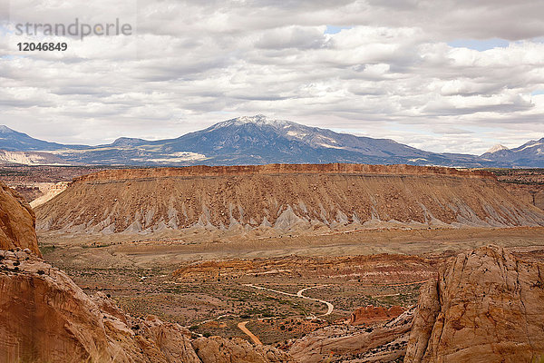 Burr Trail Road durch den Canyon im Grand-Escalante National Monument  Utah  USA