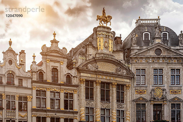 Fassade des Rathauses am Grand Central  Brüssel  Belgien