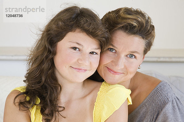 Porträt von Mutter und Tochter