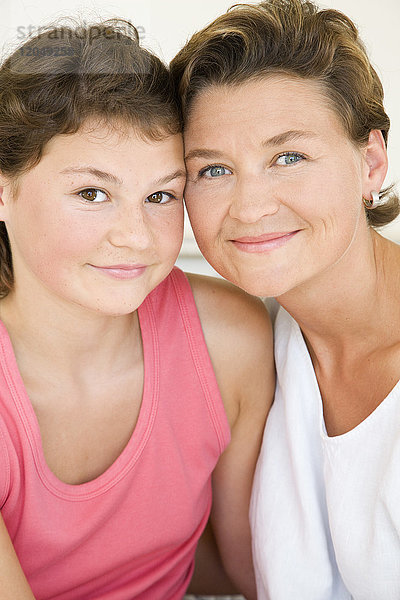 Porträt von Mutter und Tochter
