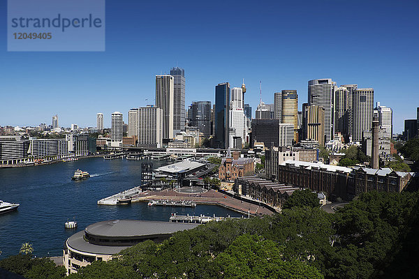Überblick über den Circular Quay und die Skyline von Sydney  Australien