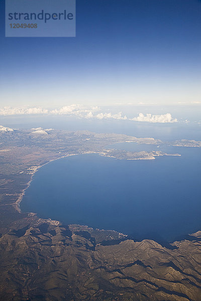 Luftaufnahme der Bucht von Alcudia  Mallorca  Spanien