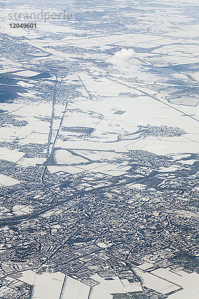 Luftaufnahme von Duren  im Hintergrund das Kraftwerk Weisweiler  Nordrhein-Westfalen  Deutschland