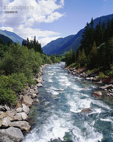 Fluss Schwarzack  Defereggental  Österreich