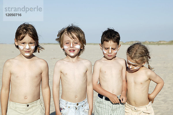 Kinder am Strand