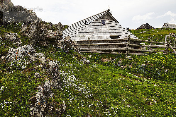 Hirtenhütten in den Kamnik-Savinja-Alpen; Slowenien