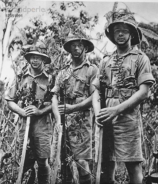 Die Illustrated London News 1941. Zweiter Weltkrieg. Drei Soldaten des Manchester-Regiments. Ein britisches Regiment  das im Dschungel und am Strand gegen die Japaner in Nord-Malaya kämpft.