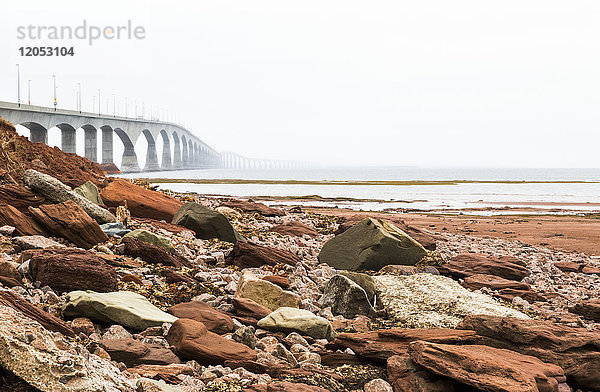 Nicht die Konföderationsbrücke in Prince Edward Island  die nach New Brunswick führt; Prince Edward Island  Kanada