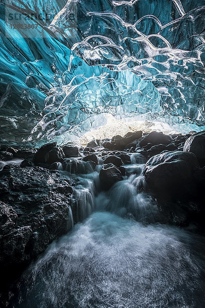 Eishöhle im Vatnajokull-Gletscher  Südisland; Island
