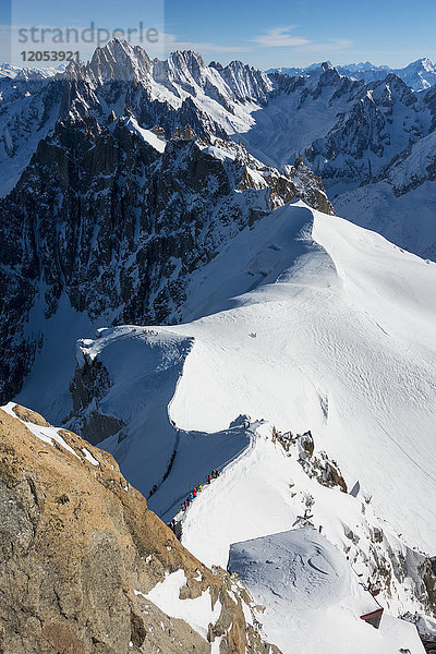 Route hinunter zum Vallee Blanche  Skifahren abseits der Piste; Chamonix  Frankreich