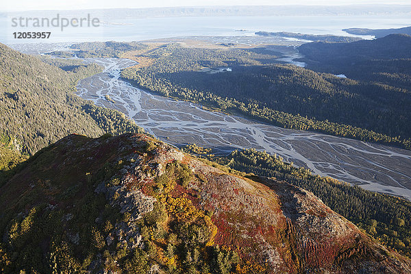 Landschaft der Kenai Mountains und Kachemak Bay  Kachemak Bay State Park; Alaska  Vereinigte Staaten von Amerika