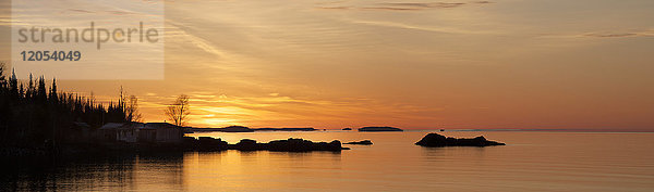 Sonnenaufgang über dem Lake Superior; Ontario  Kanada