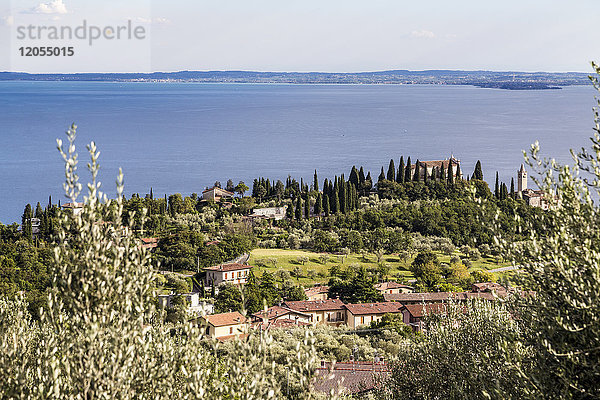 Italien  Toscolano-Maderno  Blick von oben auf den Gardasee
