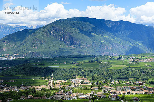 Italien  Südtirol  Eppan  Blick auf St. Pauls