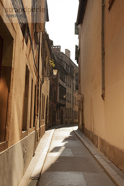 Frankreich  Elsass  Straßburg  Altstadt  kleine Gasse