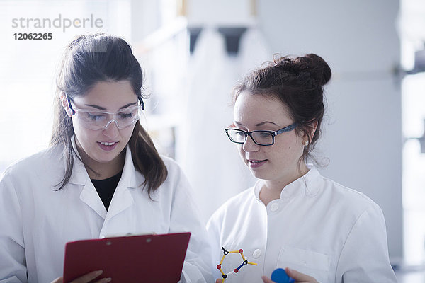Wissenschaftlerinnen im Labor