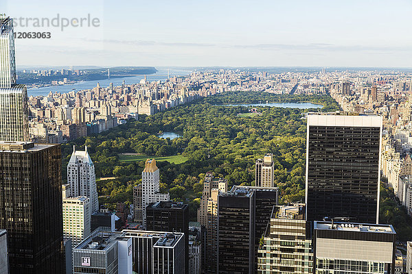 Stadtbild von Manhattan  New York  USA  mit Blick nach Norden über den Central Park.