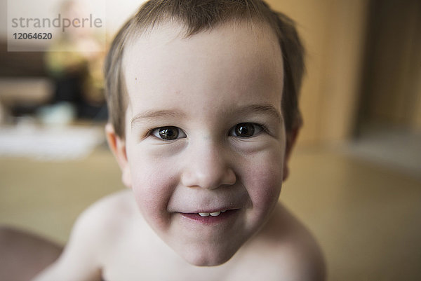Porträt eines lächelnden Jungen