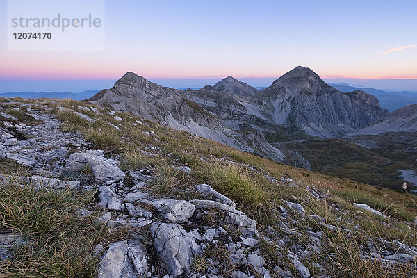 Berg Portella bei Sonnenaufgang  Nationalpark Gran Sasso e Monti della Laga  Abruzzen  Italien  Europa