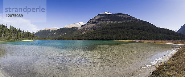 Panorama des Adolphus Lake im Mount Robson Provincial Park  UNESCO-Welterbe  Kanadische Rockies  British Columbia  Kanada  Nordamerika