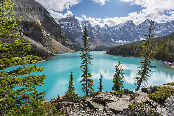 Moraine Lake und das Tal der Zehn Zinnen  Banff National Park  UNESCO Weltkulturerbe  Kanadische Rockies  Alberta  Kanada  Nordamerika