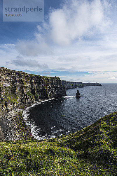 Irland  Grafschaft Clare  Landschaft der Cliffs of Moher