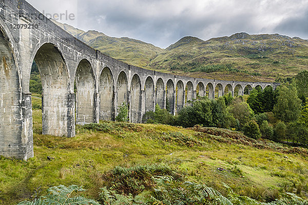 Großbritannien  Schottland  Schottische Highlands  Glenfinnan Viadukt