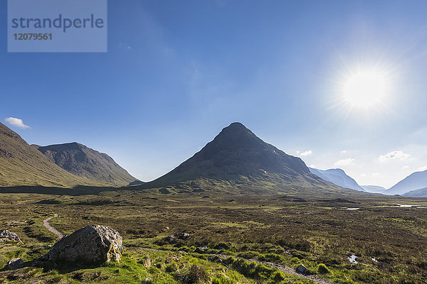 Großbritannien  Schottland  Schottische Highlands  Glen Coe  Bergmassiv Buachaille Etive Mor  Mountain Stob Dearg gegen die Sonne