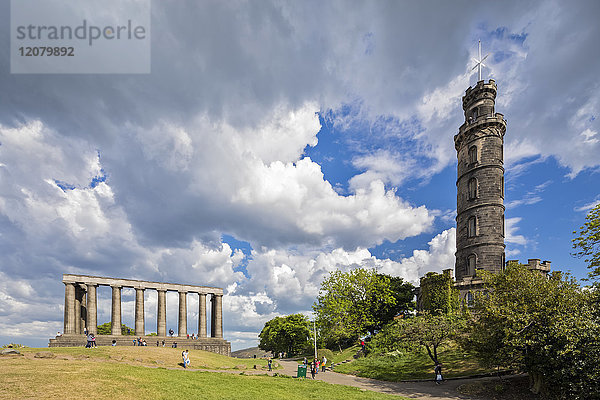 Großbritannien  Schottland  Edinburgh  Calton Hill  National Monument of Scotland und Nelson Monument