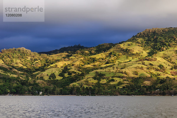 Indonesien  Küste der Insel Lombok