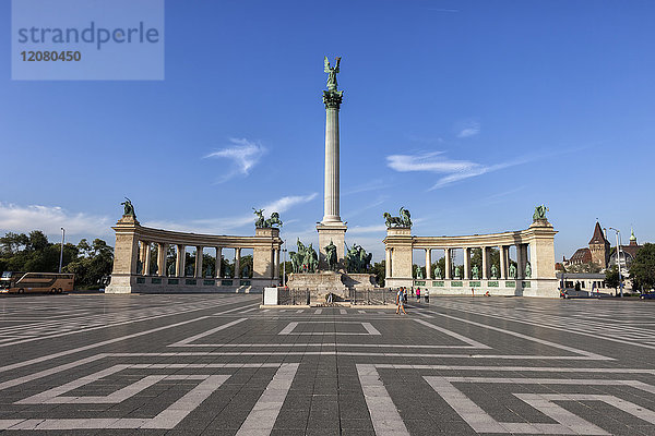 Ungarn  Budapest  Millenniumsdenkmal auf dem Heldenplatz