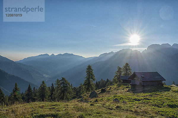 Italien  Trentino  Rendena-Tal  Brenta-Gebirge bei Sonnenaufgang