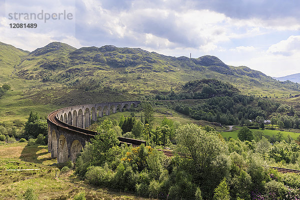 Großbritannien  Schottland  Schottisches Hochland  Glenfinnan  Glenfinnan-Viadukt