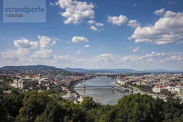 Ungarn  Budapest  Stadtbild von oben