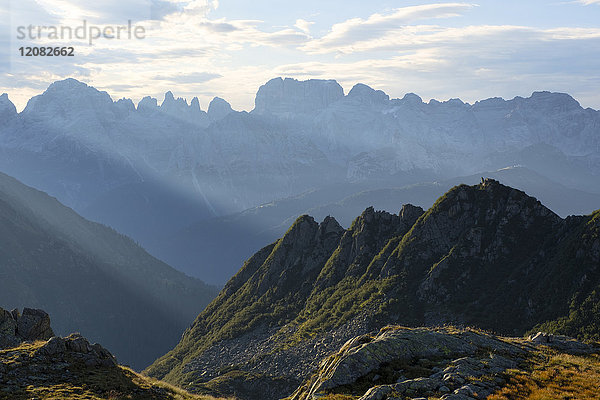 Italien  Trentino  Rendena-Tal  Brenta-Gebirge bei Sonnenaufgang