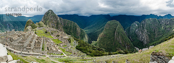 Ausblicke von der Wanderung auf den Machu Picchu Berg  Cusco  Peru  Südamerika