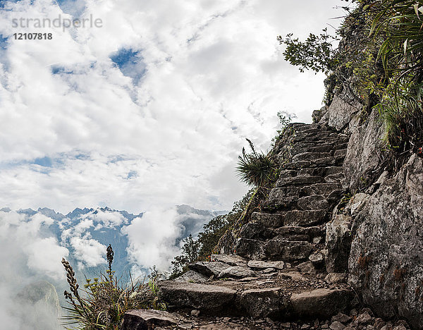 Schritte auf dem Berg  Machu Picchu  Cusco  Peru  Südamerika