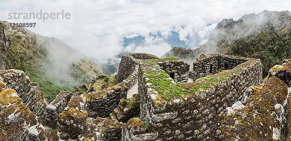 Trockenmauer auf dem Inkapfad  Inka  Huanuco  Peru  Südamerika