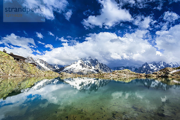 Mont-Blanc-Massiv mit Blick auf den Lac Blanc; Chamonix-Mont-Blanc  Haute-Savoie  Frankreich