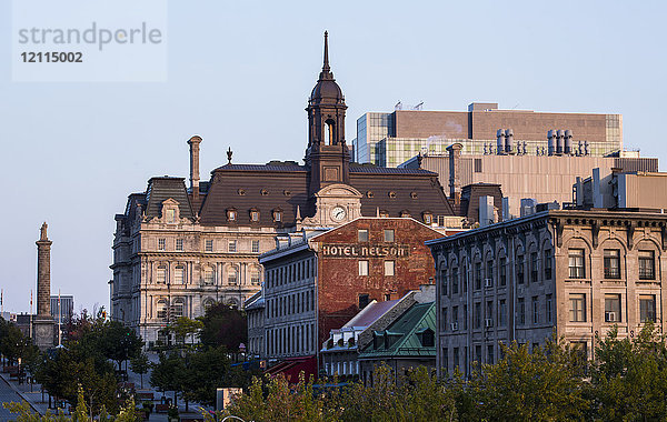 Alt-Montreal und Rathaus; Montreal  Quebec  Kanada