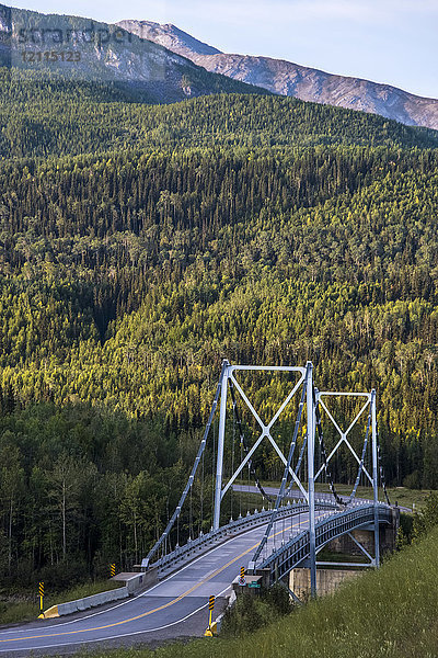 Hängebrücke über den Liard River  letzte Hängebrücke auf dem Alaska Highway; Liard  British Columbia  Kanada