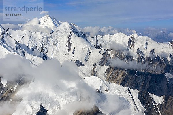 Luftaufnahme über das zentrale Tian Shan-Gebirge  Grenze zwischen Kirgisistan und China  Kirgisistan  Asien